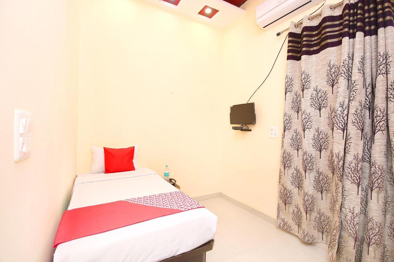 Oyo Flagship Armaan Resort Shāhpur Esterno foto